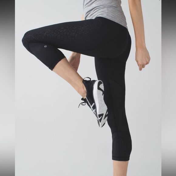 Lululemon Inspire Crop Luxtreme Leggings Run Training Black Pant Size 6 - Picture 2 of 15